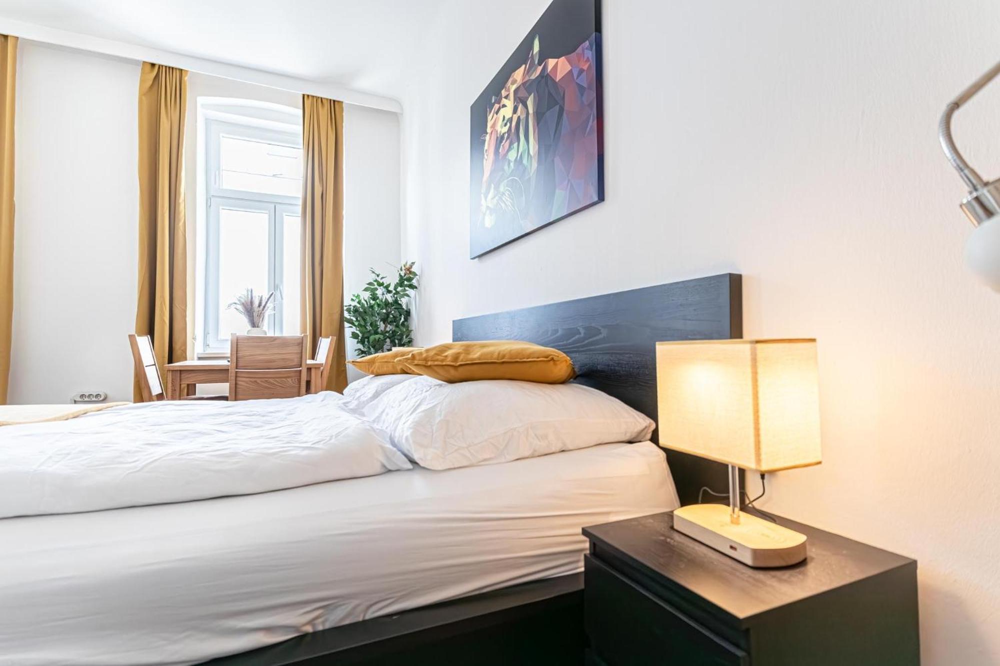 Explore Vienna: 1Br Retreat Near Westbahnhof Exterior foto